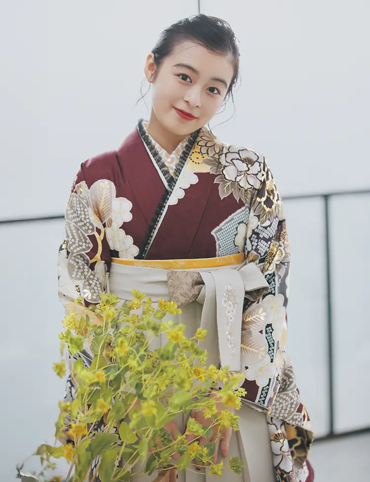 エンジ色袴