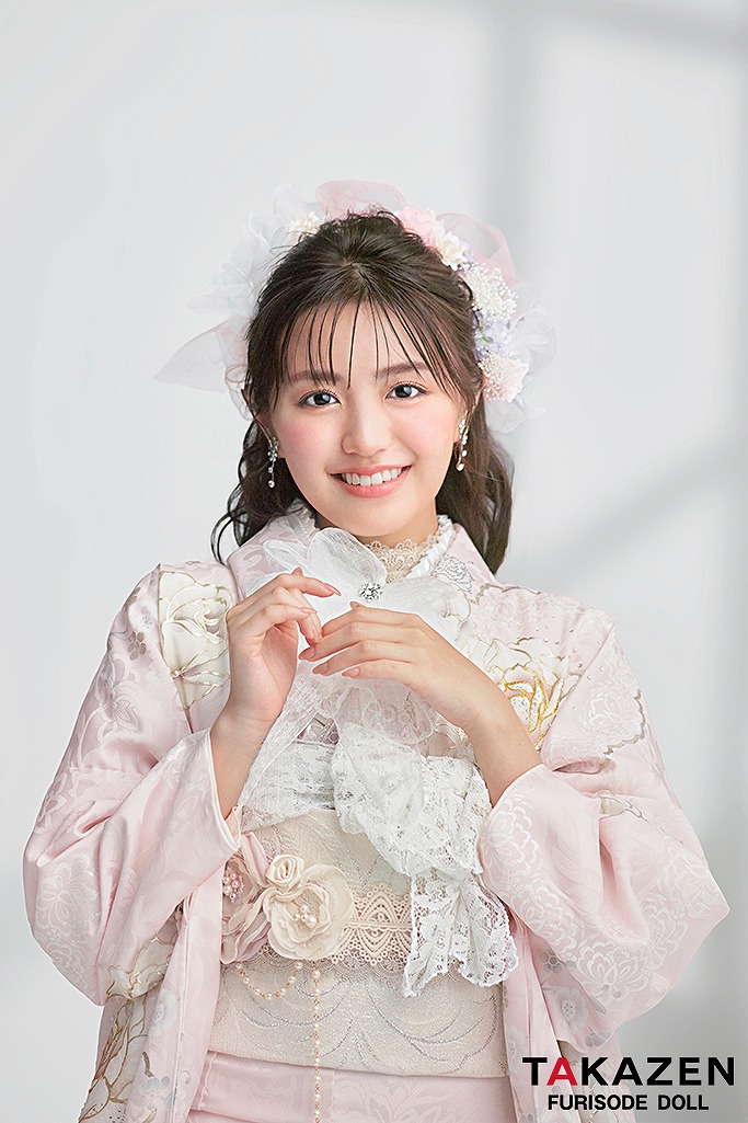 ヘップバーンコスメカラー　ミスティピンク/淡い色　バラ柄/ブーケ柄　フェミニン　かわいい　リボン　キラキラ　香音ちゃん着用振袖ネットレンタル　25001