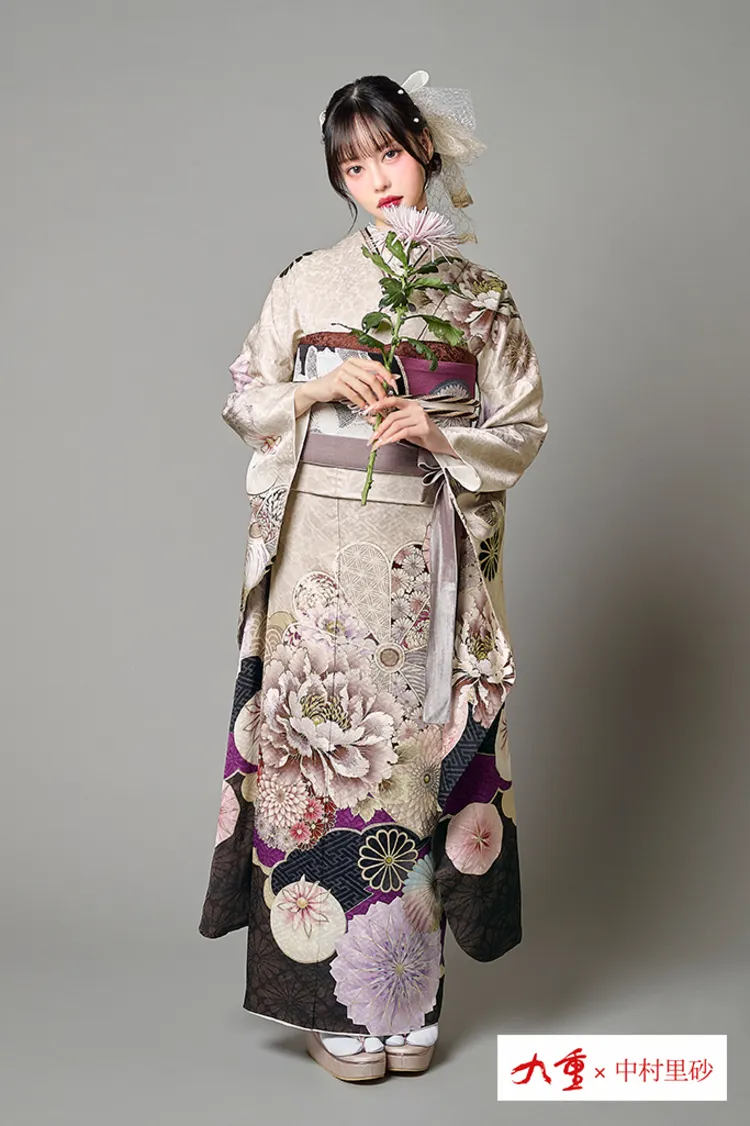 九重×中村里砂ブランド振袖ネットレンタル　ベージュ/ダスティーカラー　牡丹柄　大柄　大人っぽい　きれいめ　くすみ系　K1293