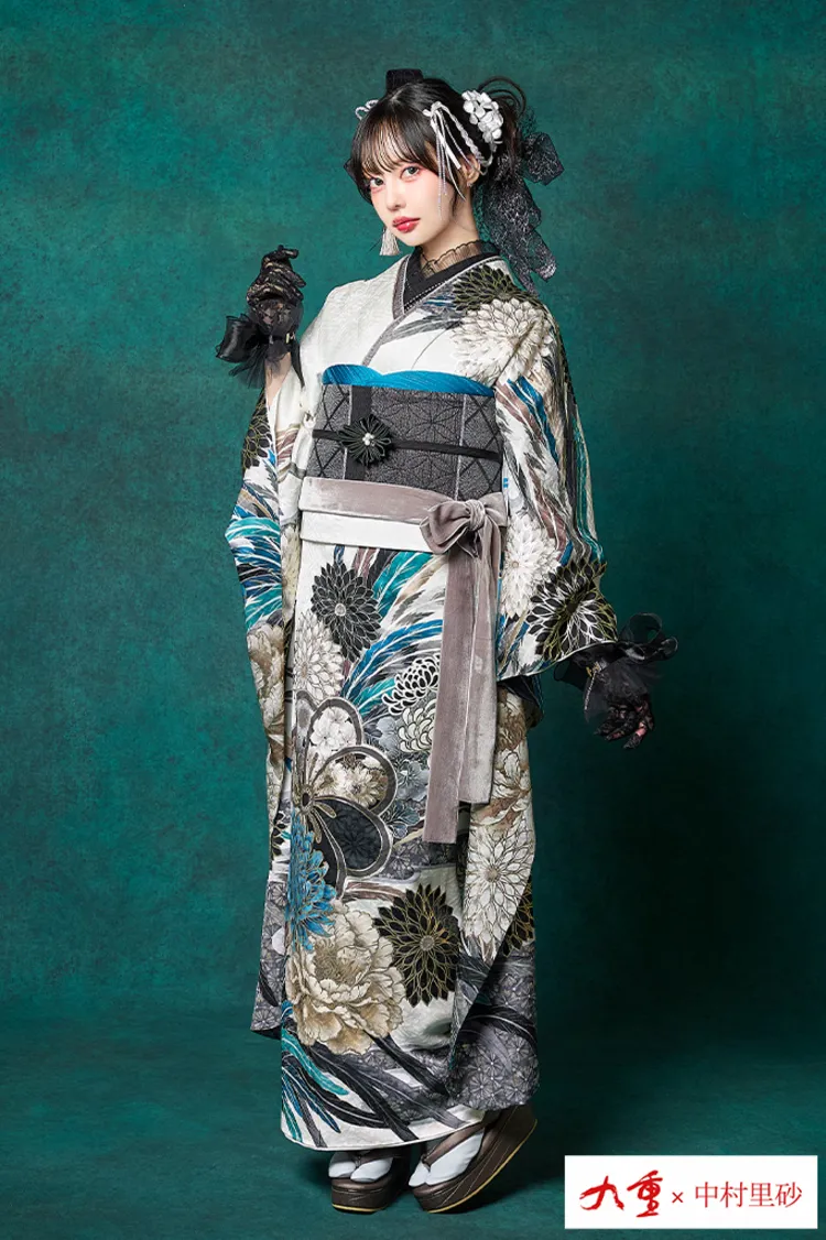 九重×中村里砂ブランド振袖ネットレンタル　白青　菊柄　大柄　かっこいい　豪華　大人っぽい　個性派　誰ともかぶらない　K1300