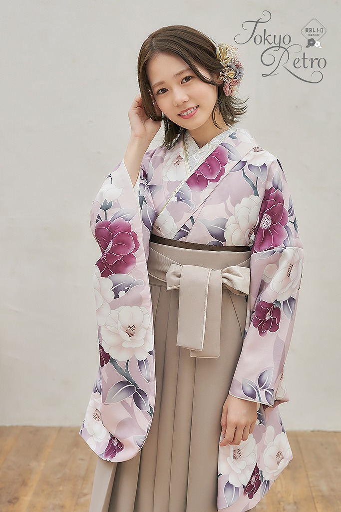 くすみカラー古典　薄紫　花柄/椿柄　淡い色　統一感のあるコーディネート　ブーツコーデ　品のある袴ネットレンタル　R25030