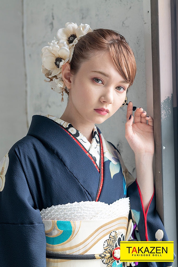 シンプルおしゃれヴィンテージ振袖 東京レトロ マーシュ彩 紺 白 K223 Furisode Doll