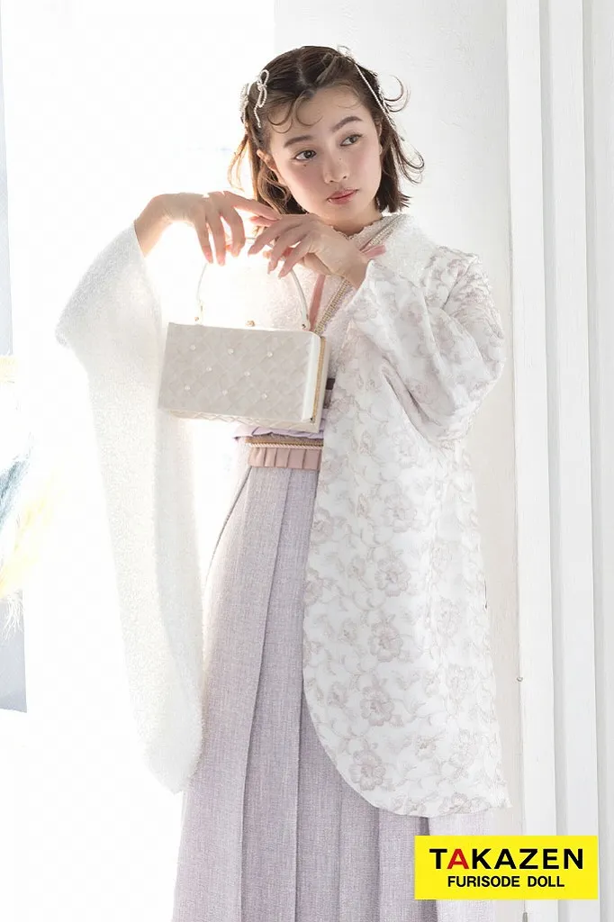 くすみカラーガーリー　白/淡い色　シャギー素材　かわいい　女の子らしい　フェミニン　おしゃれ　レース袴ネットレンタル　R26017