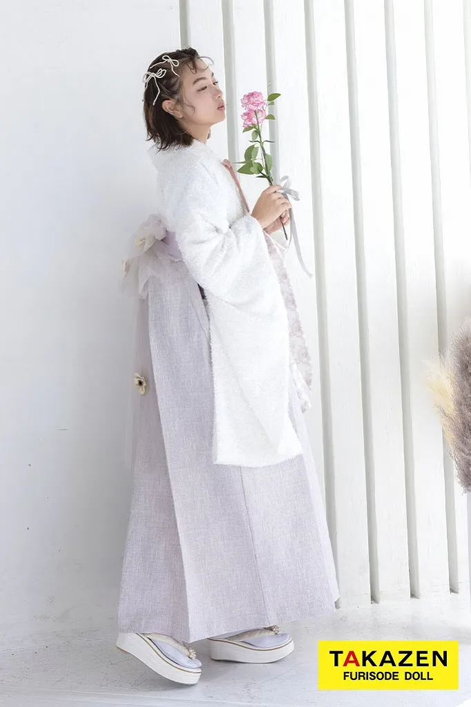 くすみカラーガーリー　白/淡い色　シャギー素材　かわいい　女の子らしい　フェミニン　おしゃれ　レース袴ネットレンタル　R26017