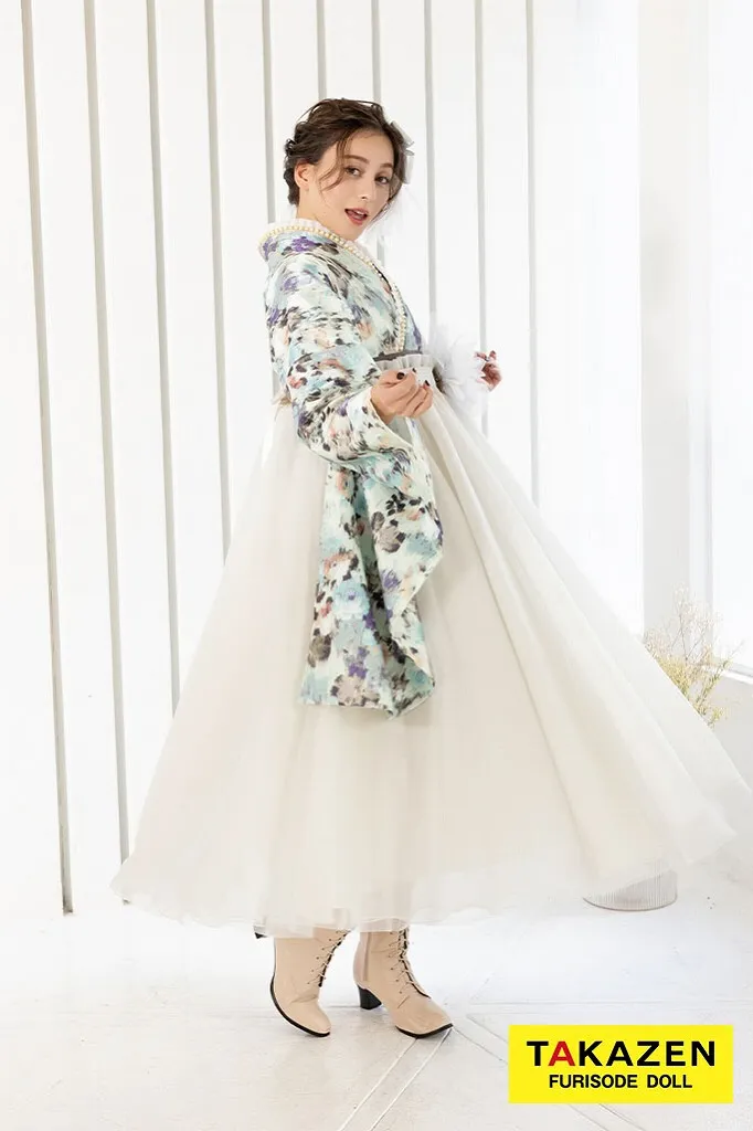 くすみカラーガーリー　水色/淡い色　チュール素材　ドレス袴　かわいい　フェミニン　ブーツスタイル　お嬢様コーデ　珍しい袴ｖネットレンタル　R26018