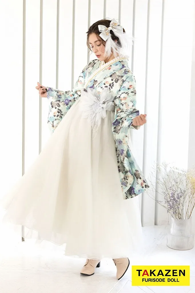 くすみカラーガーリー　水色/淡い色　チュール素材　ドレス袴　かわいい　フェミニン　ブーツスタイル　お嬢様コーデ　珍しい袴ｖネットレンタル　R26018