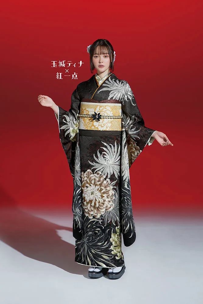 玉城ティナ×紅一点ブランド振袖ネットレンタル　ダークブラウン/ダスティーカラー　乱菊/大柄　個性的　大人っぽい　垢抜け　K1187