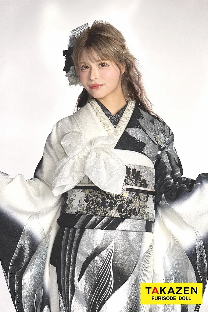 モード　黒/シルバー　牡丹柄/大柄　派手　クール系振袖　キラキラスワロフスキー付き　かっこいい　クール　ギャル　目立つ　今井アンジェリカ　24065