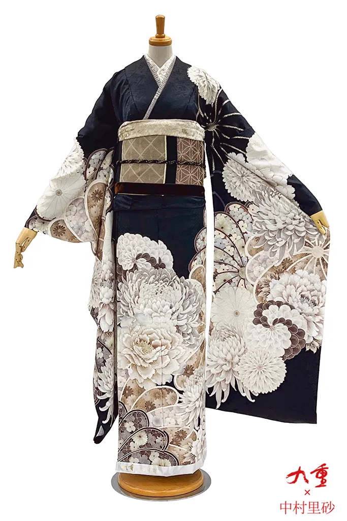 九重×中村里砂振袖ネットレンタル　黒　菊柄/牡丹柄　吉祥文様　大人っぽい　シック　統一感のある着こなし　K964