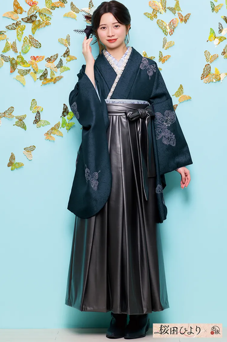 桜田ひよりブランド袴ネットレンタル　ヴィンテージスタイル　深緑/ダークカラー　蝶々柄　シンプル　クール　ブーツスタイル　R26092