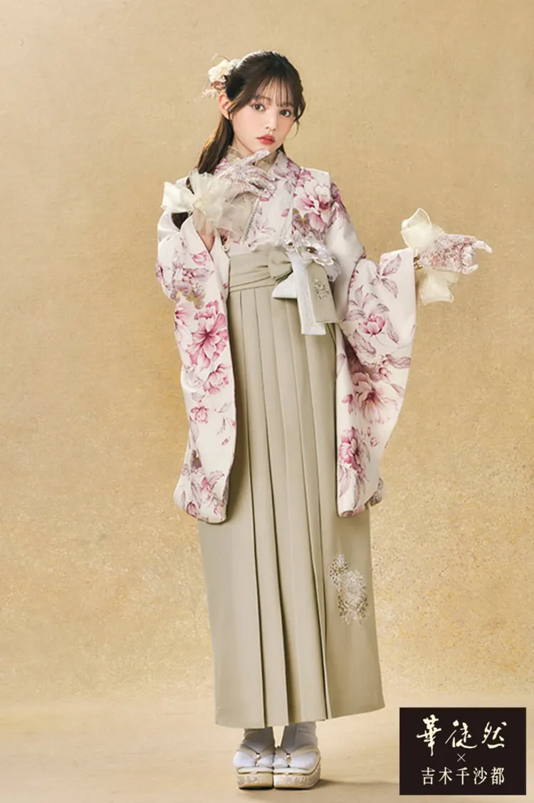 華徒然×吉木千沙都ブランド袴ネットレンタル　クリーム/ピンク　淡い色　ボタニカルフラワー　ガーリーな袴　かわいい　R27044