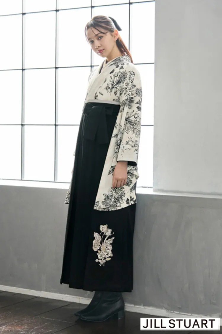 JILL STUARTブランド袴ネットレンタル　ヴィンテージスタイル　アイボリー/黒　ボタニカルフラワー　きれいめ　大人っぽい　ブーツコーデ　R27022