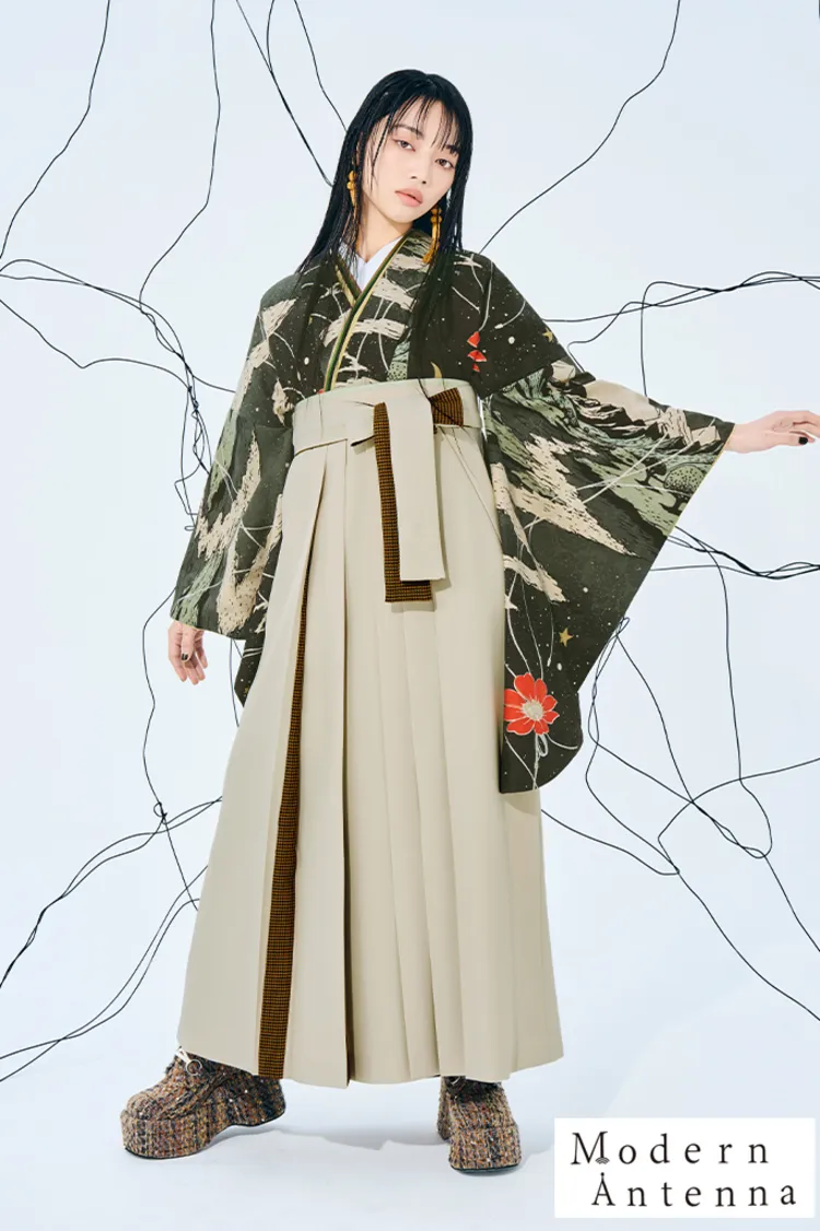 モダンアンテナブランド袴ネットレンタル　カーキ　機械のブーケ　レトロモダン　個性的　人と被らない袴　ブーツスタイル　R27039