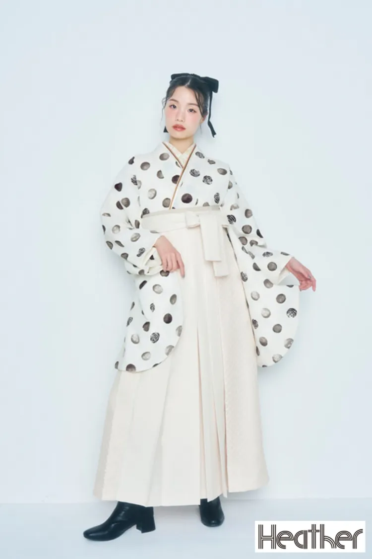 Heatherブランド袴ネットレンタル　アイボリー　ドット/カメリア柄　ガーリー　かわいい袴　控えめ　シンプル　R27030