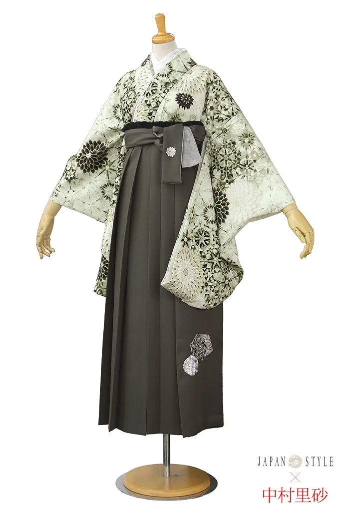 JAPAN STYLE×中村里砂ブランド袴ネットレンタル　クリーム/抹茶色　淡い色　おしとやか　上品　統一感のあるコーディネート　R24054