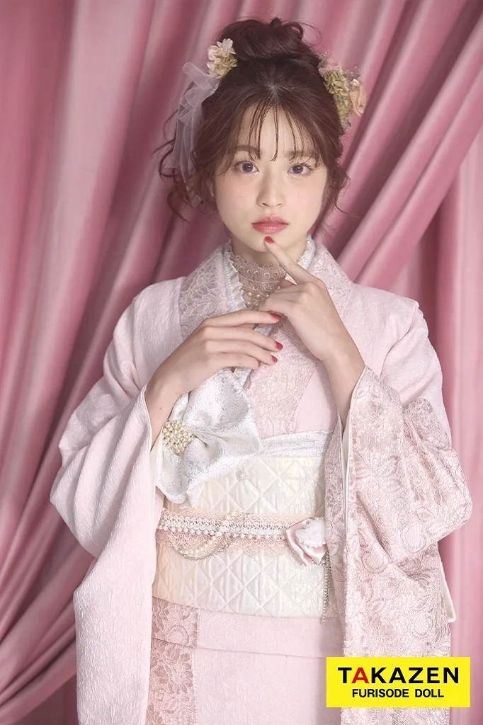 最新作くすみカラーガーリー　ピンク/淡い色　無地　レース/ジャガード生地　かわいい振袖　フェミニン　量産型　レースインナーコーデ　葛西杏也菜　26055