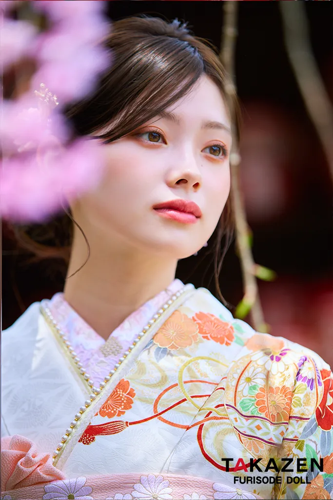 正統派古典　白/白ベース　鞠柄/牡丹柄　かわいい　綺麗系　柄小さめ　おしとやか　上品　振袖ネットレンタル　LB43