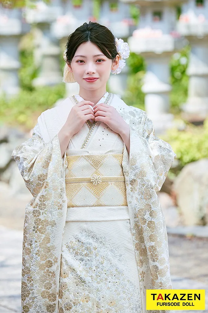 高級古典　白金/白地　桜柄　きれいめ　柄小さめ　エレガント　上品　綺麗系　はんなり　振袖ネットレンタル　LB44