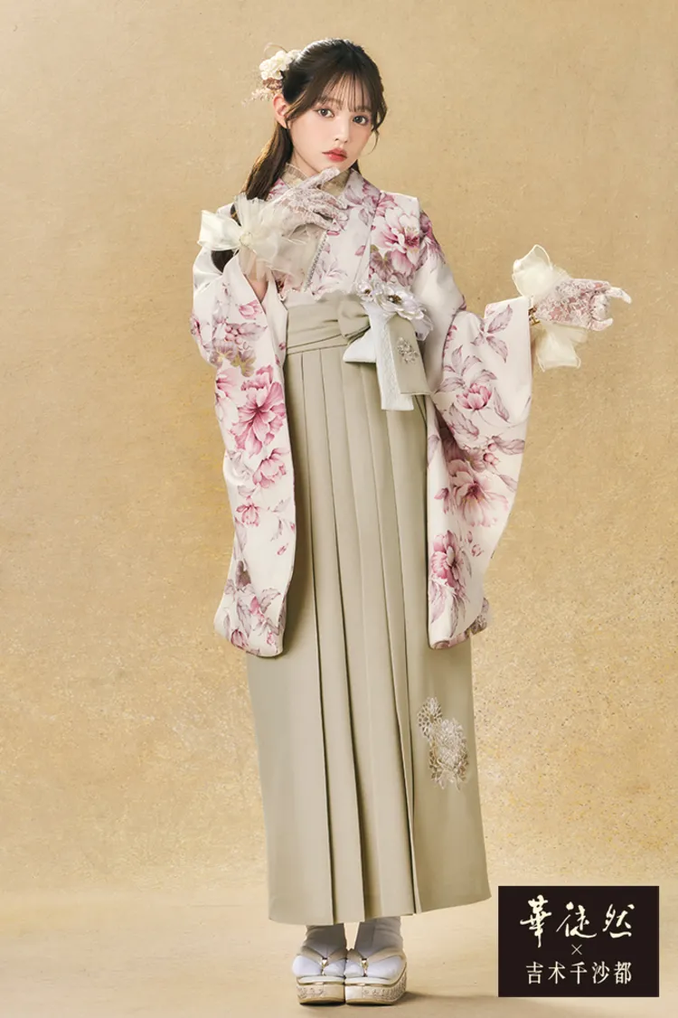 華徒然×吉木千沙都ブランド袴ネットレンタル　クリーム/ピンク　淡い色　ボタニカルフラワー　ガーリーな袴　かわいい　R27044