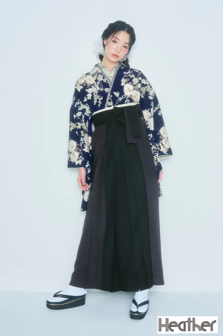 Heatherブランド袴ネットレンタル　ネイビー/紺色　ボタニカルフラワー　大人っぽい　ガーリー　きれいめ　おしゃれな袴　R27033