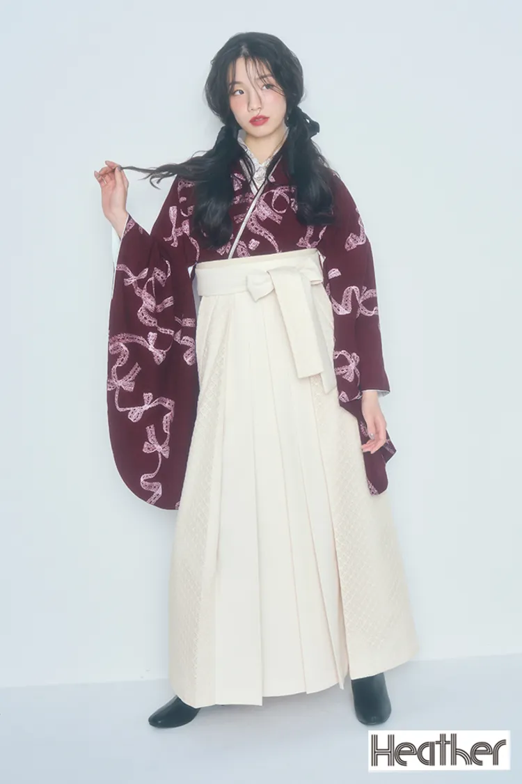 Heatherブランド袴ネットレンタル　エンジ/ワインレッド　リボン柄　フェミニン　ガーリー　かわいい　お人形さんみたいな袴　R27035