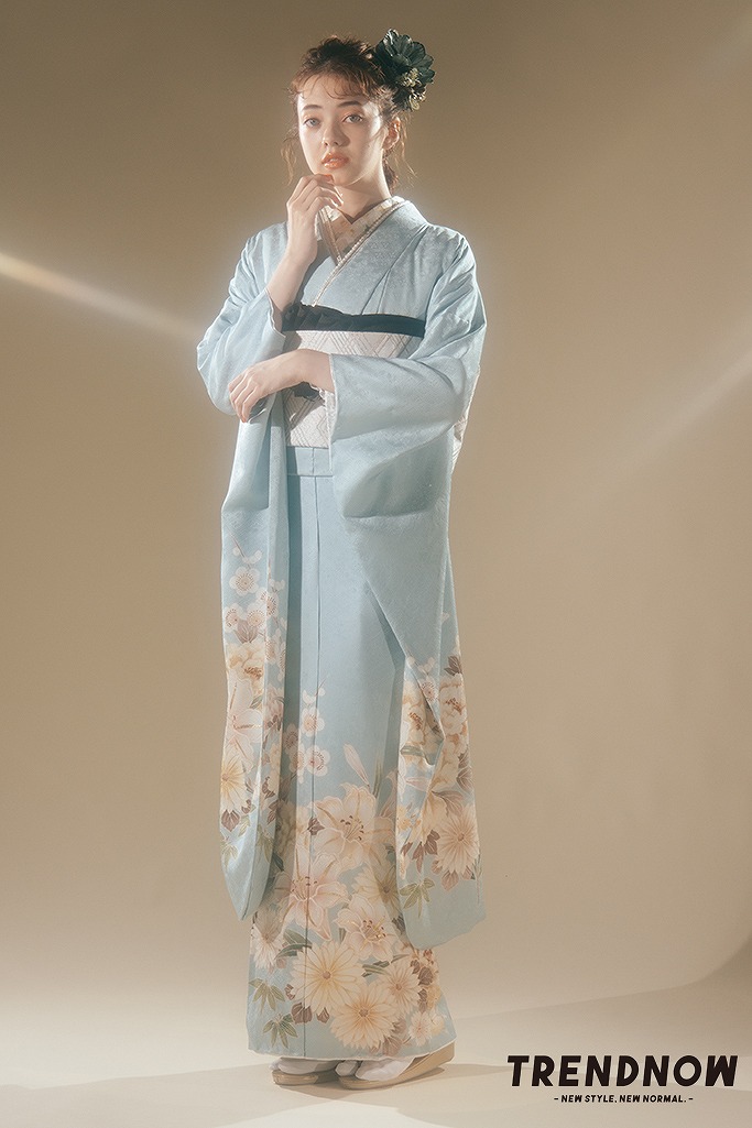 ヴィンテージスタイル　　水色/アイスブルー/パステルカラー　百合柄/菊柄　上品　大人可愛い　ダスティーカラー振袖ネットレンタル　K725