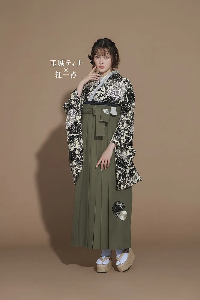 玉城ティナ　振袖 玉城ティナ×紅一点振袖ネットレンタル ベージュ/カーキ 牡丹柄