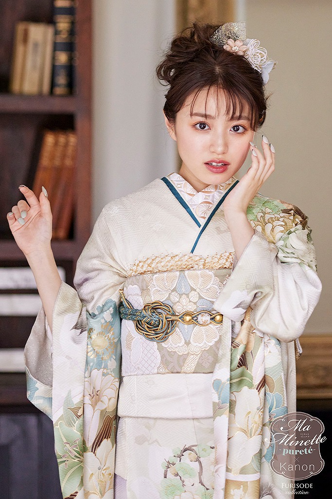 くすみカラー古典　水色(くすみブルー)白　乱菊柄　淡い色　ダスティーカラー　清楚系　寒色　爽やか　統一感のある着こなし　香音ちゃん着用振袖　K757