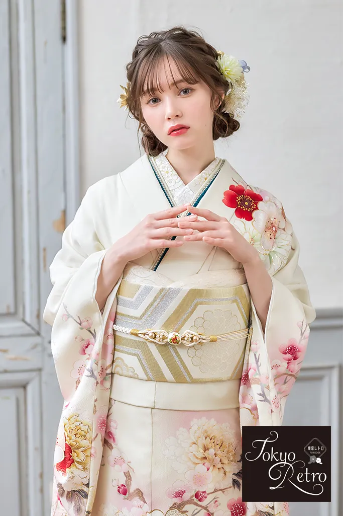 東京レトロ振袖ネットレンタル　アイボリー/白系　桜柄　シンプル　かわいい振袖　おしとやか　上品　古典柄　マーシュ彩　K1238