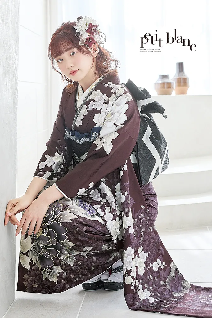 正統派古典　あずき色/茶色　牡丹柄　珍しい色　大人っぽい　綺麗系　上品　おしとやか　振袖ネットレンタル　K1215
