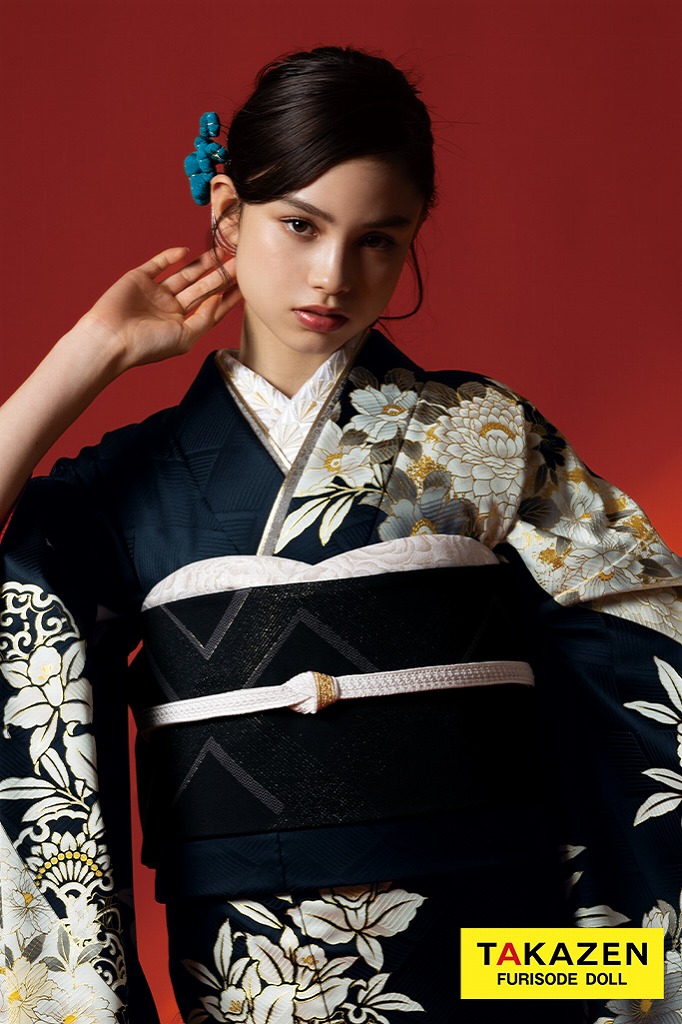 トールペイント 琉球絣を着た女(岬に立ち叶わぬ恋に別れを