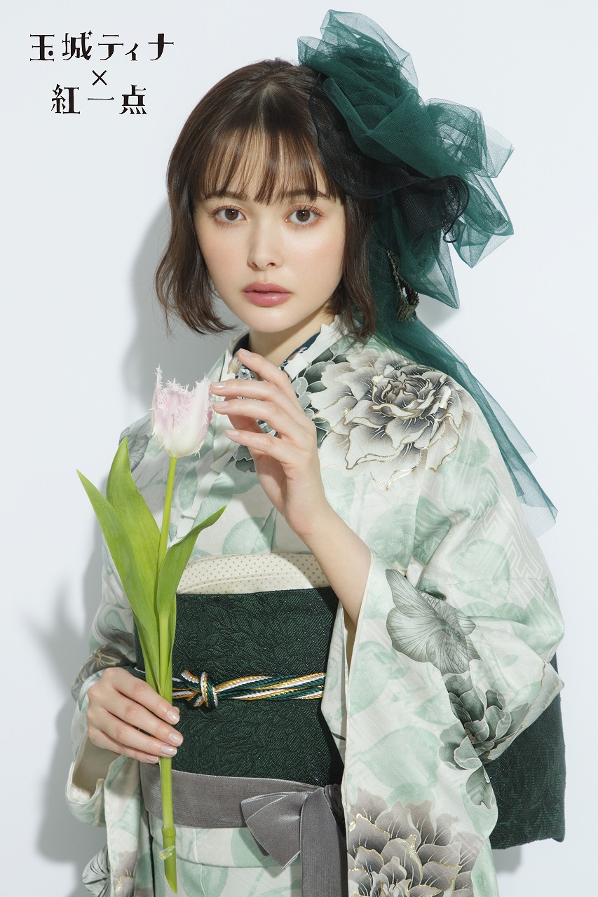 玉城ティナ×紅一点振袖ネットレンタル　ミントグリーン/緑　牡丹柄/藤の花　淡い色　ワントーンコーデ　華やか　大人っぽい　K789