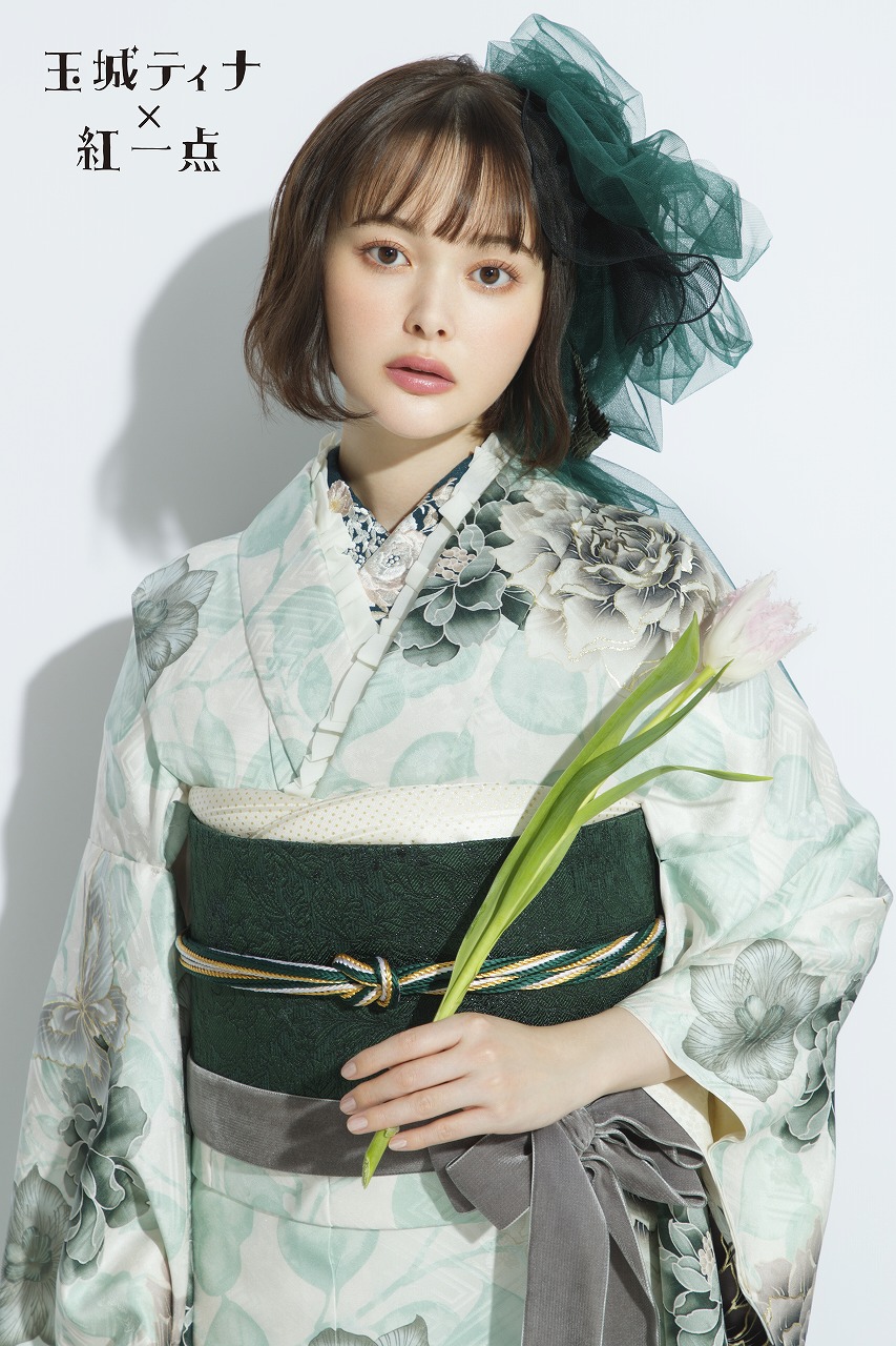 玉城ティナ×紅一点振袖ネットレンタル　ミントグリーン/緑　牡丹柄/藤の花　淡い色　ワントーンコーデ　華やか　大人っぽい　K789