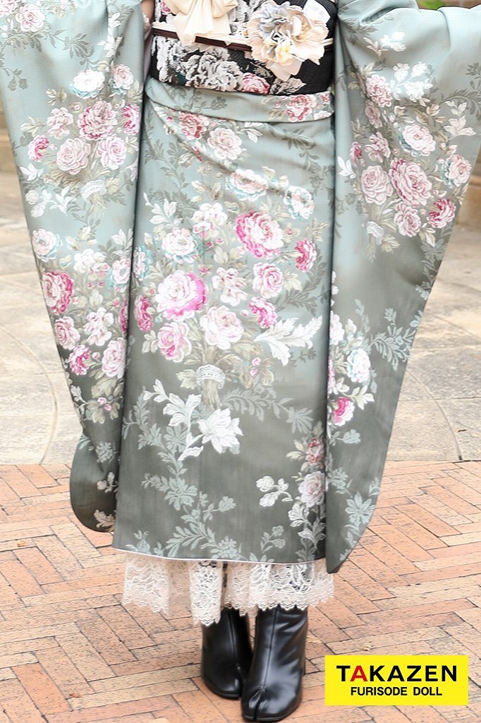 JILLSTUART(ジルスチュアート)振袖ネットレンタル　くすみ/モスグリーン　アンティーク調　かわいい　今どきの着こなし　レースインナーコーデK626