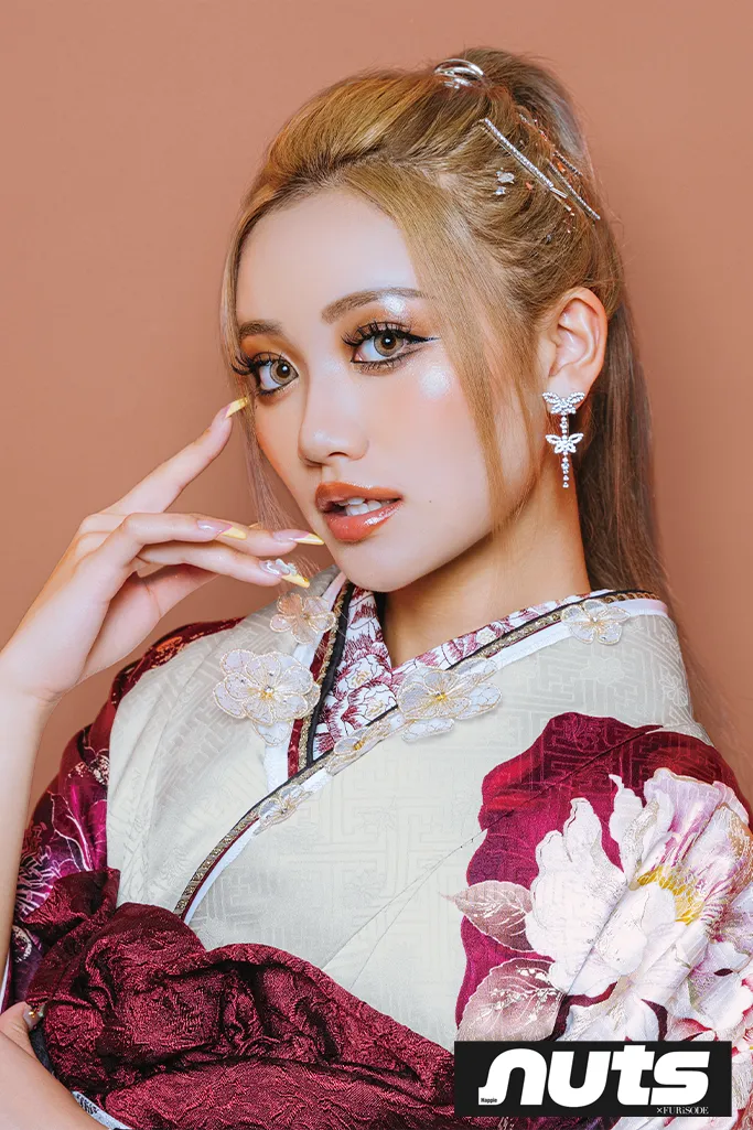 nutsブランド振袖ネットレンタル　白赤　牡丹柄　大人っぽい　ギャル　きれいめ　華やか　かわいい　中村りおん　K1256