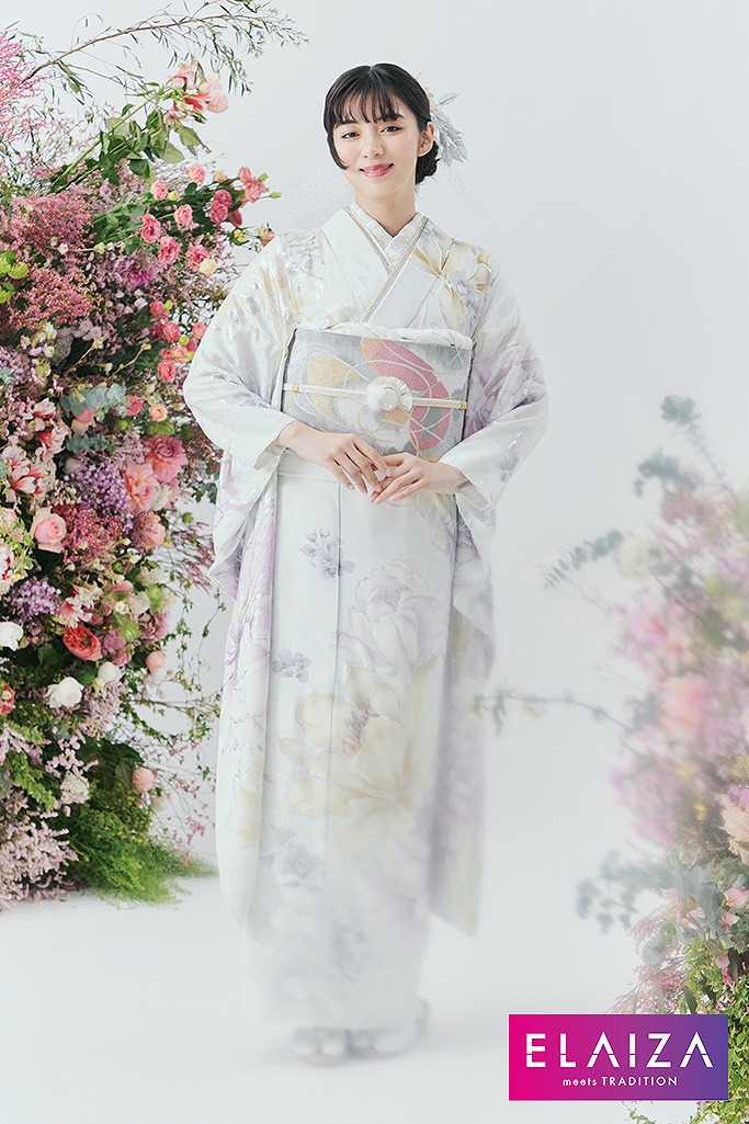 池田エライザ振袖ネットレンタル　白　牡丹/大柄　くすみ系　フェミニン　落ち着いた　品のある　ワントーンコーデ　K1088