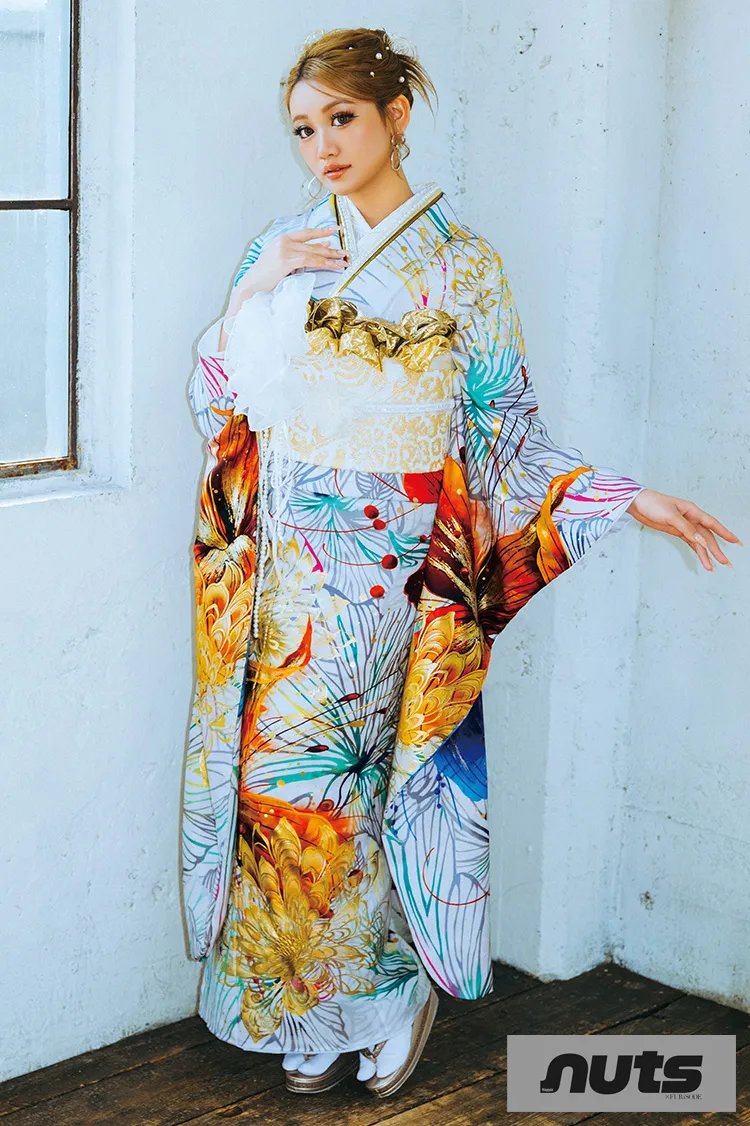 MODE系振袖ネットレンタル　花柄　白地/オレンジ　かっこいい　派手　ギャル系　目立つ　華やか　中村りおん　K1340
