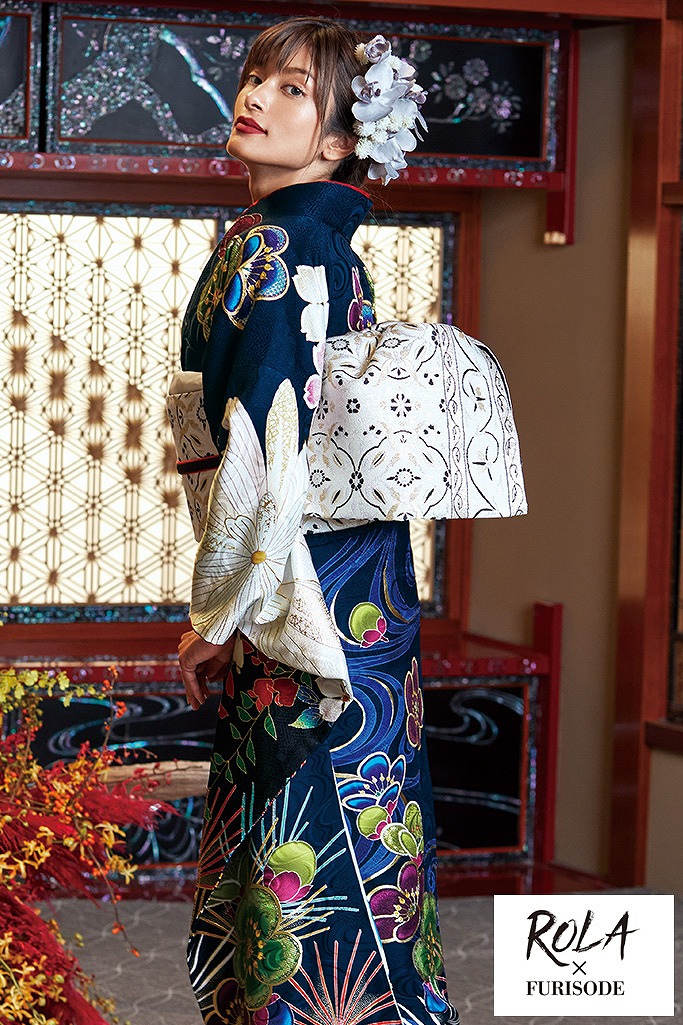 ローラ振袖ネットレンタル　ネイビー/ブルー(青色)　古典柄　上品　大人っぽい　被りにくい　人気　K333