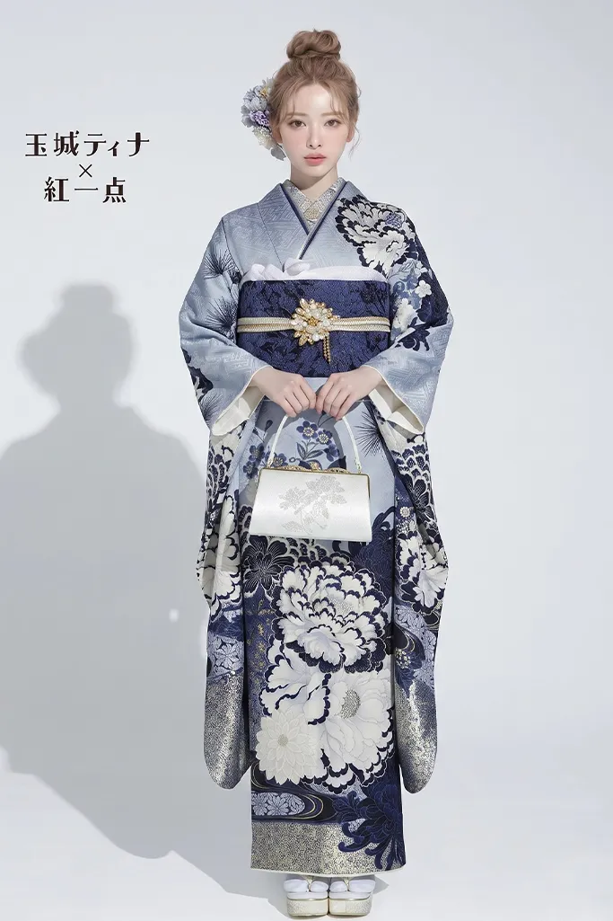 玉城ティナ×紅一点ブランド振袖ネットレンタル　くすみブルー/水色　牡丹柄/流水模様　上品　儚げ　清楚　大人っぽい　K1184