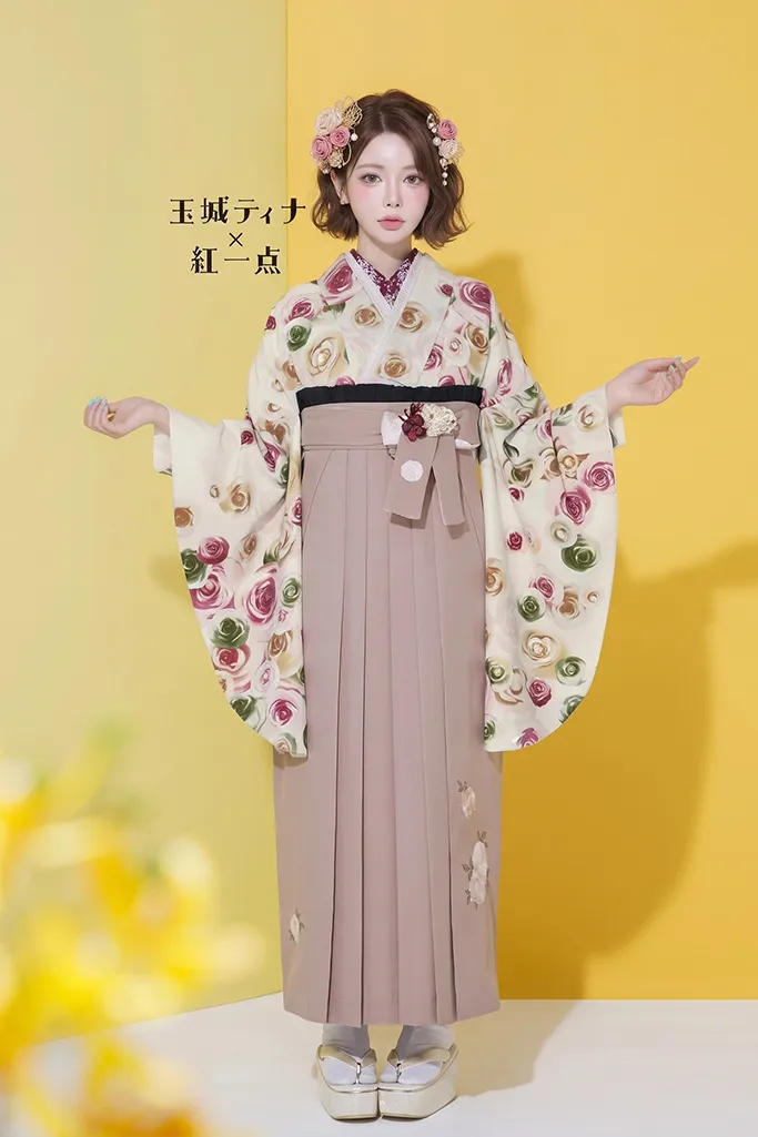 玉城ティナ×紅一点ブランド袴ネットレンタル　レトロ　クリーム/ピンク　バラ柄　キュートポップ　個性的　洋風　ラブリー　R25061