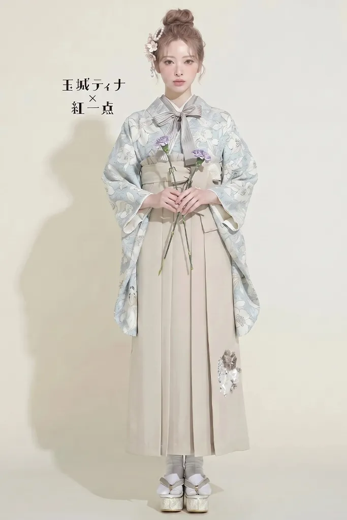 玉城ティナ×紅一点袴ネットレンタル　水色/ベビーブルー　すみれ柄　寒色系　ブルーべース　淡い色　R24077