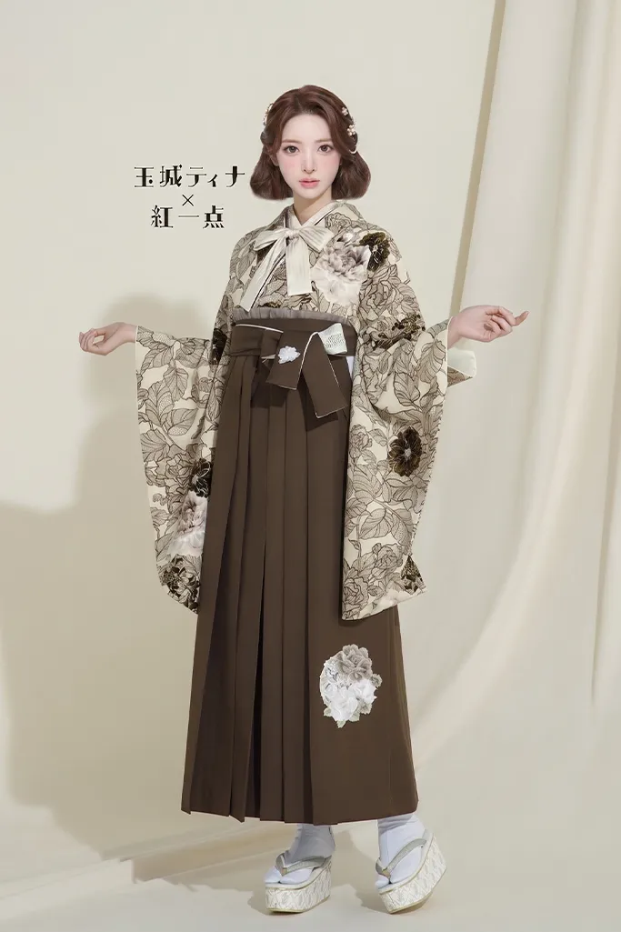 玉城ティナ×紅一点袴ネットレンタル　ベージュ/薄茶　洋風柄　淡い色　統一感　リボンコーデ　くすみカラー　　R24076