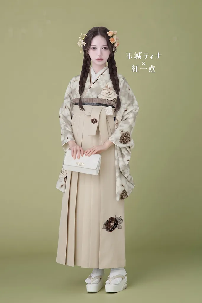 玉城ティナ×紅一点袴ネットレンタル　くすみベージュ/薄色　牡丹柄　くすみ系　ニュアンスカラー　人気　おしゃれ　　R23044