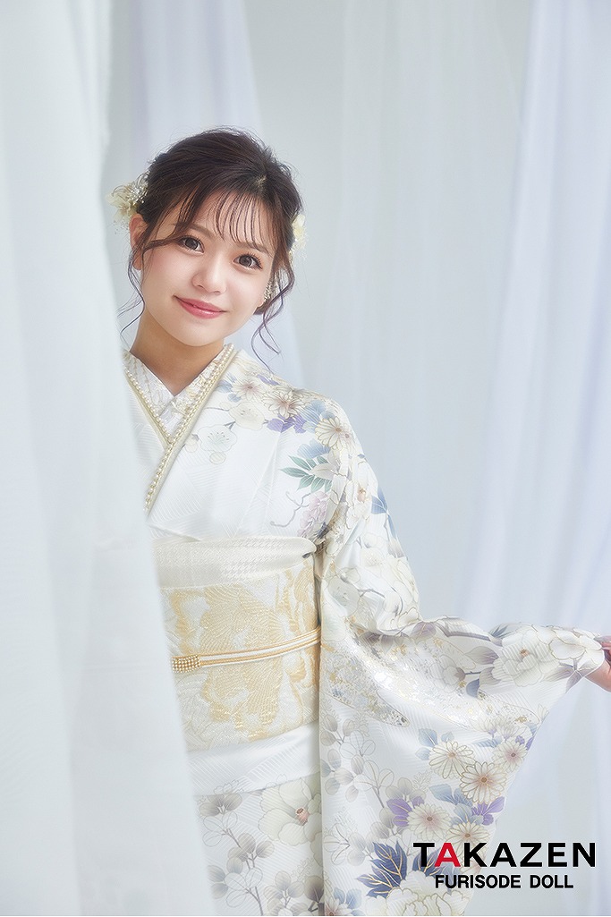 くすみカラー古典　白/白ベース　淡い色　和柄/牡丹柄　清楚　爽やか　大人っぽい　じゅりちゃん　ワントーンコーデ振袖ネットレンタル　G62