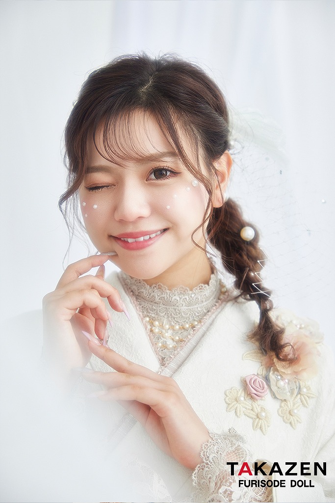 ヘップバーンミニョン　白/ホワイト　立体花付き　ジャガード生地　フレンチガーリー　レースインナーコーデ　足袋ブーツ　可愛らしい振袖ネットレンタル　じゅりちゃん　G64
