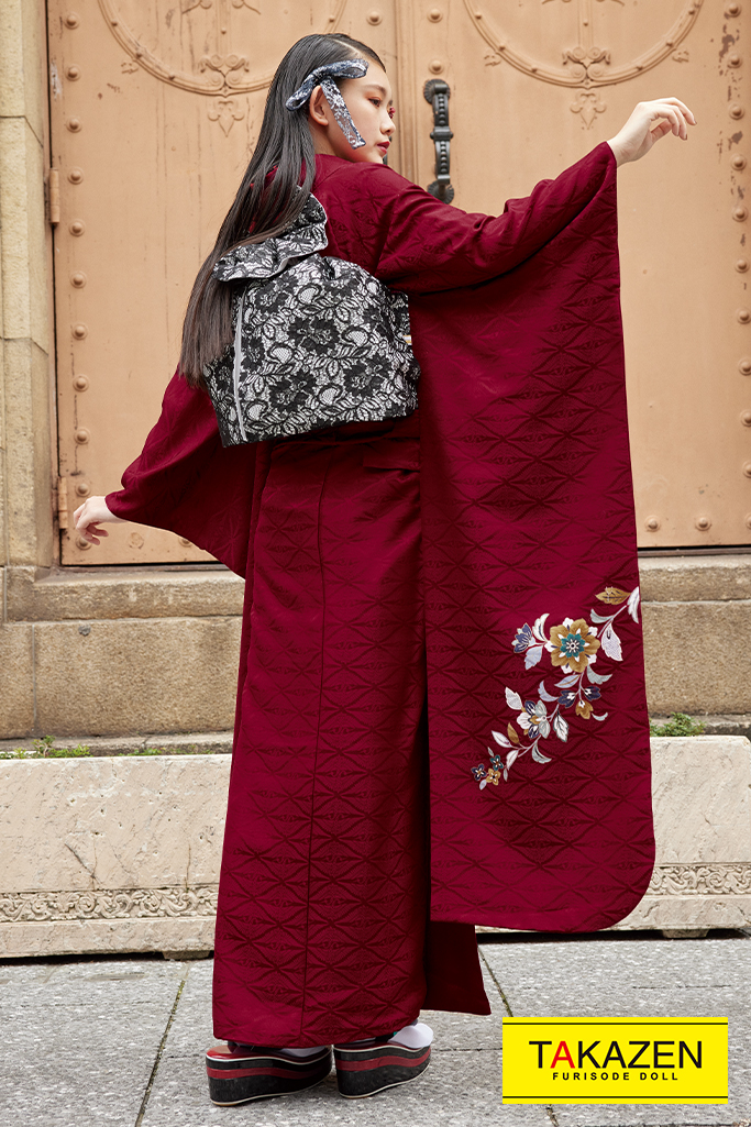 ヴィンテージスタイル　赤/エンジ　ワンポイント柄　人と被らない　シンプル振袖ネットレンタル　洋風刺繍　K352