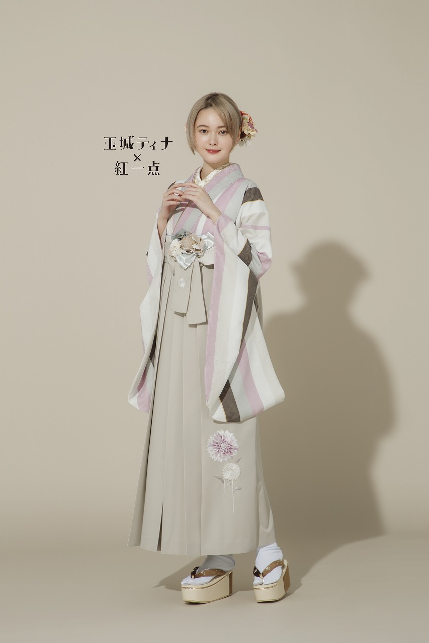 玉城ティナ×紅一点袴ネットレンタル　白/ピンク　ストライプ　淡い色　優しい　上品　パステルカラー　かわいい　R22023