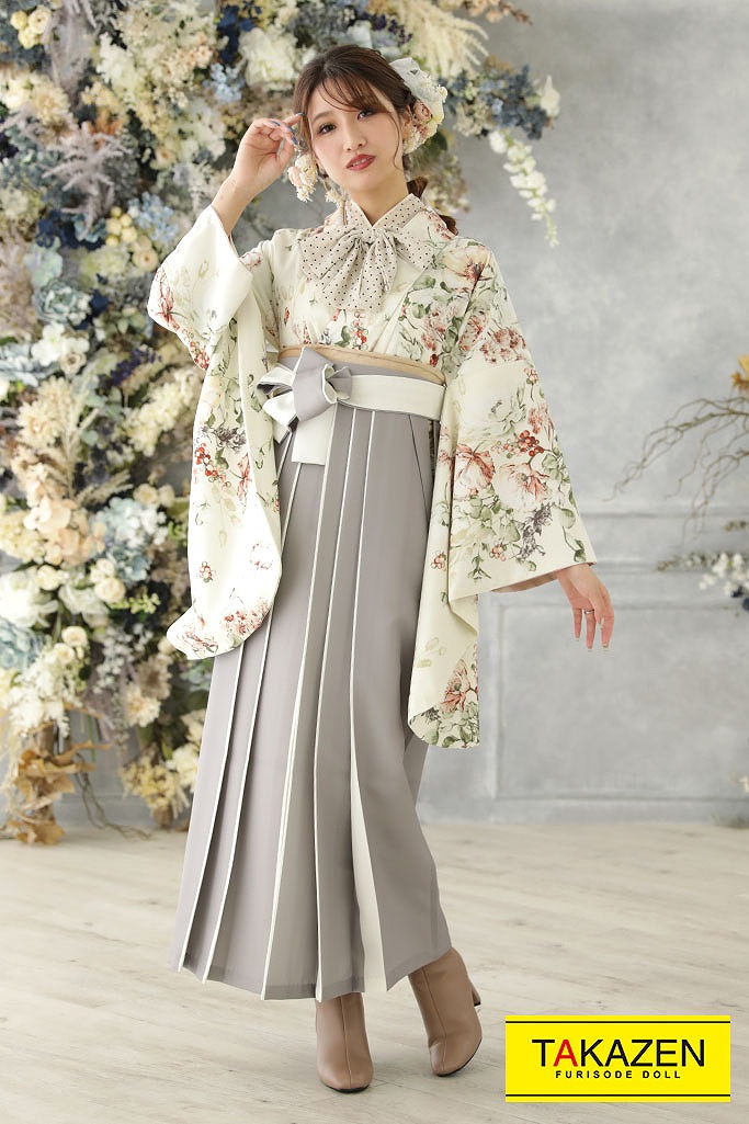 くすみカラーガーリー　クリーム/アイボリー　最新トレンド　女の子らしい着こなし　淡い色袴ネットレンタル　　K22009