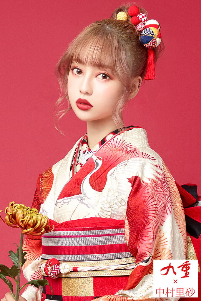 成人式人気振袖 個性的着物 通販レンタル 中村里砂レトロポップ古典 かわいい鶴柄 赤 白 クリーム K0162 全国対応 振袖レンタルならフリソデドール 成人式振り袖 卒業式袴レンタルno 1