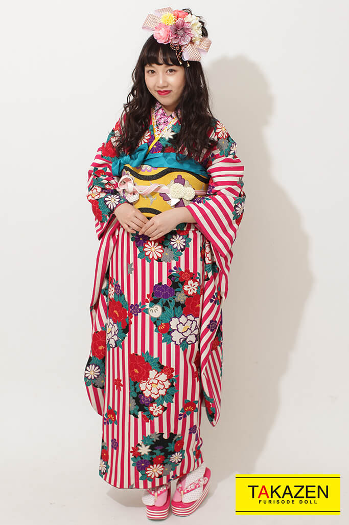個性的おしゃれレトロポップ振袖ネットレンタル 可愛いストライプ みのりちゃんコーデ 305 全国対応 振袖通販レンタルならfurisode Doll フリソデドール By Takazen 成人式振り袖 卒業式袴レンタルno 1